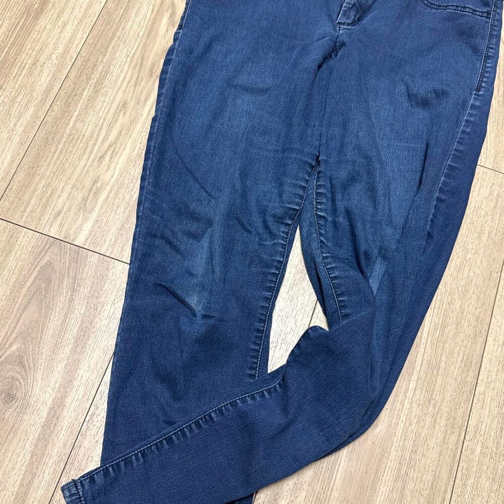 Levi-s Women's Blue and Navy Jeans